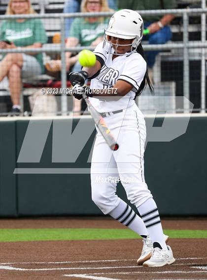 Thumbnail 1 in Southlake Carroll vs. Guyer (UIL 6A Regional Semifinal) photogallery.