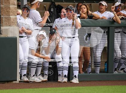 Thumbnail 2 in Southlake Carroll vs. Guyer (UIL 6A Regional Semifinal) photogallery.