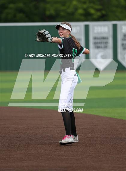 Thumbnail 3 in Southlake Carroll vs. Guyer (UIL 6A Regional Semifinal) photogallery.