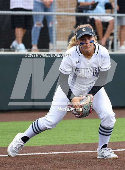 Thumbnail 1 in Southlake Carroll vs. Guyer (UIL 6A Regional Semifinal) photogallery.