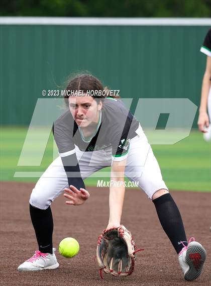 Thumbnail 2 in Southlake Carroll vs. Guyer (UIL 6A Regional Semifinal) photogallery.