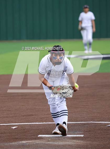 Thumbnail 3 in Southlake Carroll vs. Guyer (UIL 6A Regional Semifinal) photogallery.