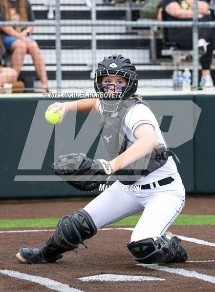 Thumbnail 1 in Southlake Carroll vs. Guyer (UIL 6A Regional Semifinal) photogallery.