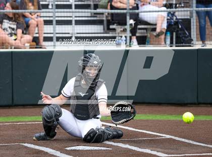 Thumbnail 1 in Southlake Carroll vs. Guyer (UIL 6A Regional Semifinal) photogallery.