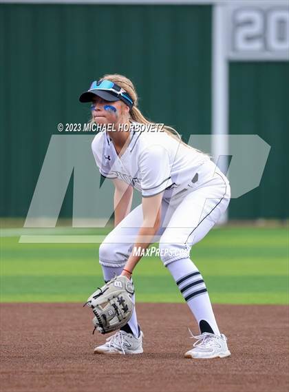Thumbnail 3 in Southlake Carroll vs. Guyer (UIL 6A Regional Semifinal) photogallery.