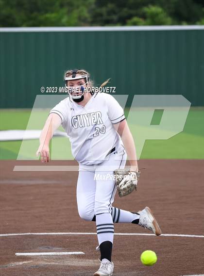 Thumbnail 2 in Southlake Carroll vs. Guyer (UIL 6A Regional Semifinal) photogallery.