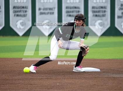 Thumbnail 2 in Southlake Carroll vs. Guyer (UIL 6A Regional Semifinal) photogallery.