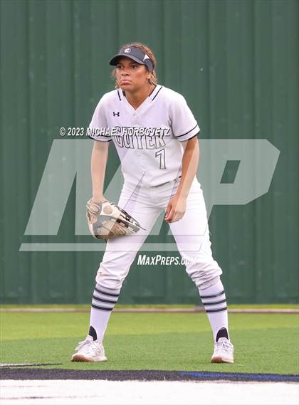 Thumbnail 1 in Southlake Carroll vs. Guyer (UIL 6A Regional Semifinal) photogallery.