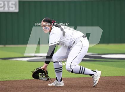 Thumbnail 3 in Southlake Carroll vs. Guyer (UIL 6A Regional Semifinal) photogallery.