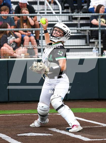 Thumbnail 2 in Southlake Carroll vs. Guyer (UIL 6A Regional Semifinal) photogallery.