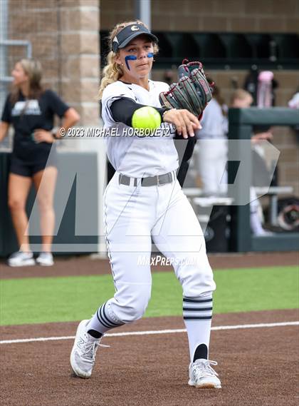 Thumbnail 1 in Southlake Carroll vs. Guyer (UIL 6A Regional Semifinal) photogallery.