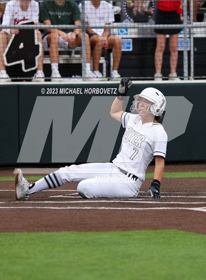 Thumbnail 3 in Southlake Carroll vs. Guyer (UIL 6A Regional Semifinal) photogallery.