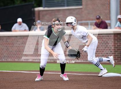 Thumbnail 2 in Southlake Carroll vs. Guyer (UIL 6A Regional Semifinal) photogallery.