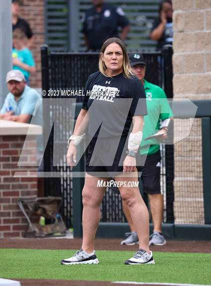 Thumbnail 2 in Southlake Carroll vs. Guyer (UIL 6A Regional Semifinal) photogallery.