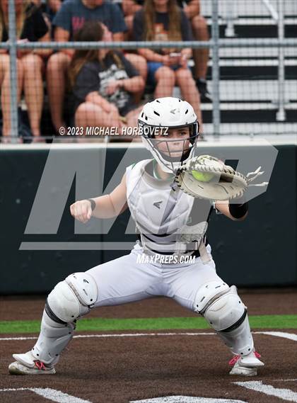 Thumbnail 2 in Southlake Carroll vs. Guyer (UIL 6A Regional Semifinal) photogallery.