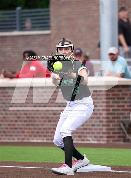 Thumbnail 3 in Southlake Carroll vs. Guyer (UIL 6A Regional Semifinal) photogallery.