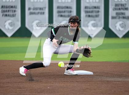 Thumbnail 3 in Southlake Carroll vs. Guyer (UIL 6A Regional Semifinal) photogallery.