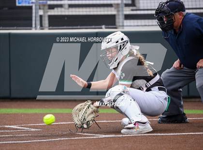 Thumbnail 2 in Southlake Carroll vs. Guyer (UIL 6A Regional Semifinal) photogallery.