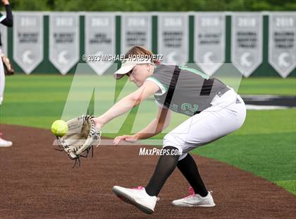 Thumbnail 3 in Southlake Carroll vs. Guyer (UIL 6A Regional Semifinal) photogallery.