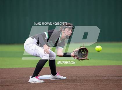 Thumbnail 1 in Southlake Carroll vs. Guyer (UIL 6A Regional Semifinal) photogallery.