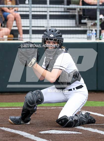 Thumbnail 3 in Southlake Carroll vs. Guyer (UIL 6A Regional Semifinal) photogallery.