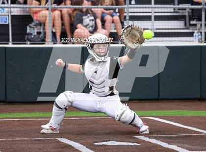 Thumbnail 3 in Southlake Carroll vs. Guyer (UIL 6A Regional Semifinal) photogallery.