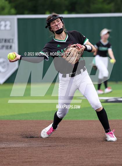 Thumbnail 2 in Southlake Carroll vs. Guyer (UIL 6A Regional Semifinal) photogallery.