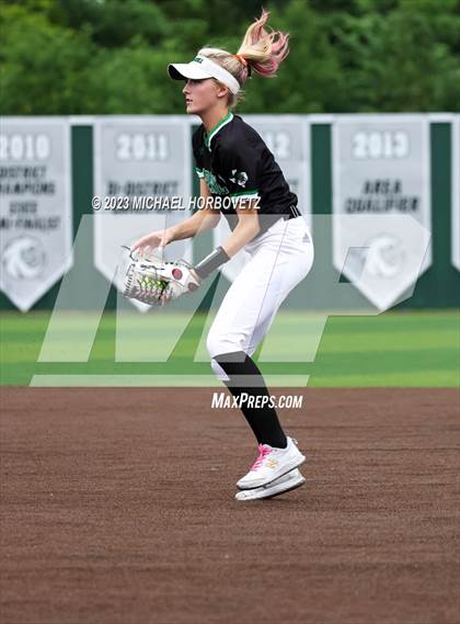 Thumbnail 3 in Southlake Carroll vs. Guyer (UIL 6A Regional Semifinal) photogallery.