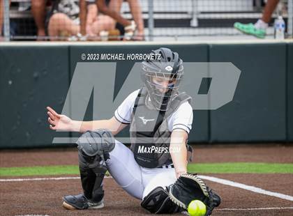 Thumbnail 3 in Southlake Carroll vs. Guyer (UIL 6A Regional Semifinal) photogallery.