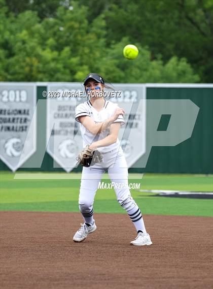 Thumbnail 2 in Southlake Carroll vs. Guyer (UIL 6A Regional Semifinal) photogallery.