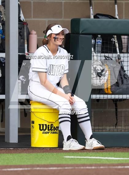 Thumbnail 1 in Southlake Carroll vs. Guyer (UIL 6A Regional Semifinal) photogallery.