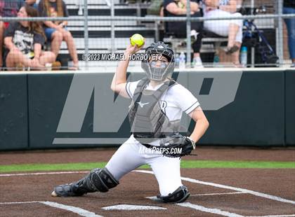 Thumbnail 2 in Southlake Carroll vs. Guyer (UIL 6A Regional Semifinal) photogallery.
