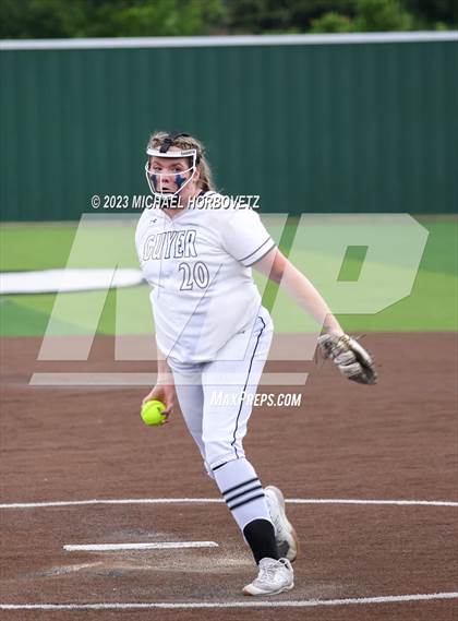 Thumbnail 3 in Southlake Carroll vs. Guyer (UIL 6A Regional Semifinal) photogallery.