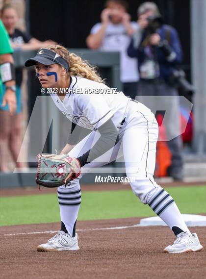 Thumbnail 2 in Southlake Carroll vs. Guyer (UIL 6A Regional Semifinal) photogallery.