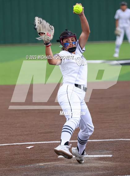 Thumbnail 2 in Southlake Carroll vs. Guyer (UIL 6A Regional Semifinal) photogallery.