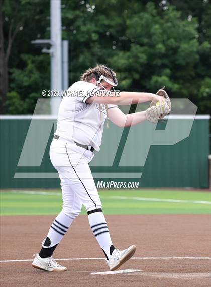 Thumbnail 2 in Southlake Carroll vs. Guyer (UIL 6A Regional Semifinal) photogallery.