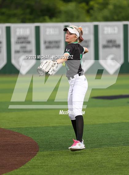 Thumbnail 2 in Southlake Carroll vs. Guyer (UIL 6A Regional Semifinal) photogallery.