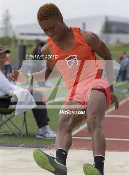 Thumbnail 3 in CIF Los Angeles City Section Track and Field Championships (Field Events)  photogallery.