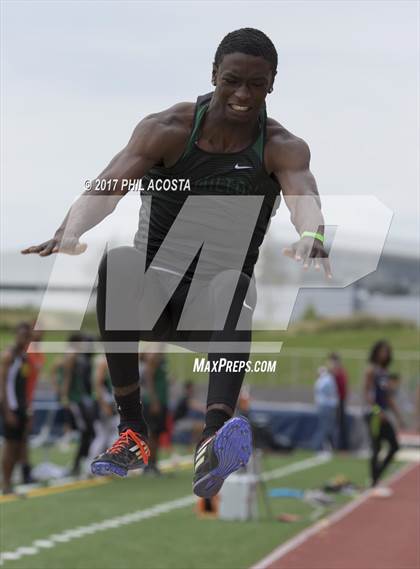Thumbnail 3 in CIF Los Angeles City Section Track and Field Championships (Field Events)  photogallery.