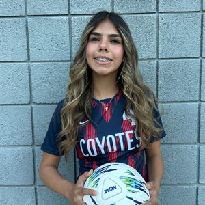 ARI BANUELOS 