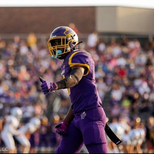 DAE' VONN HALL