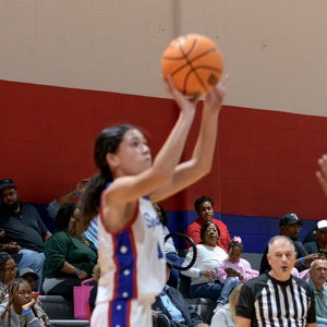 MAYA FEFER