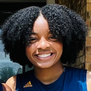 Zora Bello