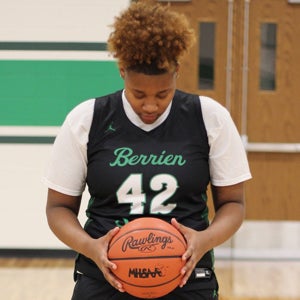 AUBREONA SMITH