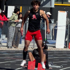 Nikolas Lear