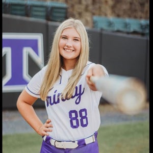 AVERY LUCCHESI
