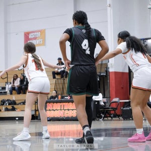 Carlesia Adams mugshot