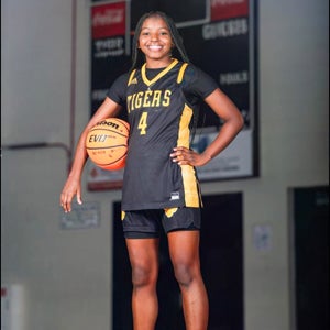Dezariyah Clark