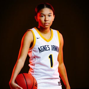 Simone Harvey mugshot