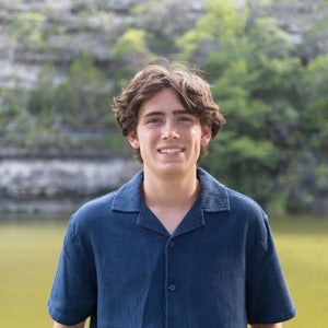 Elijah Carter